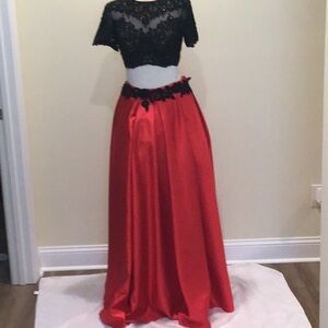 Vivi Ta blacktop red skirt maxi dress spot on dress loose ornament on top used